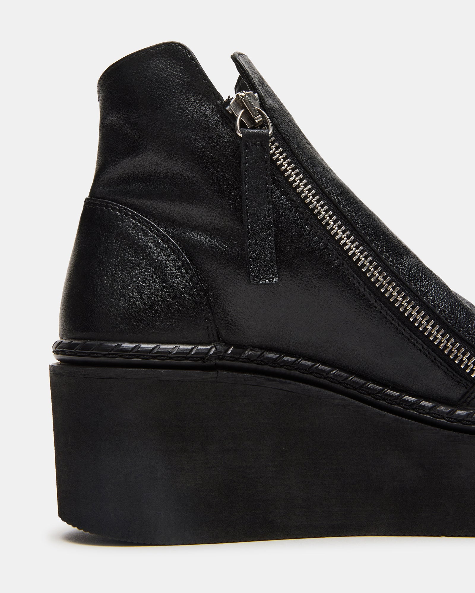 DRIFT BLACK LEATHER